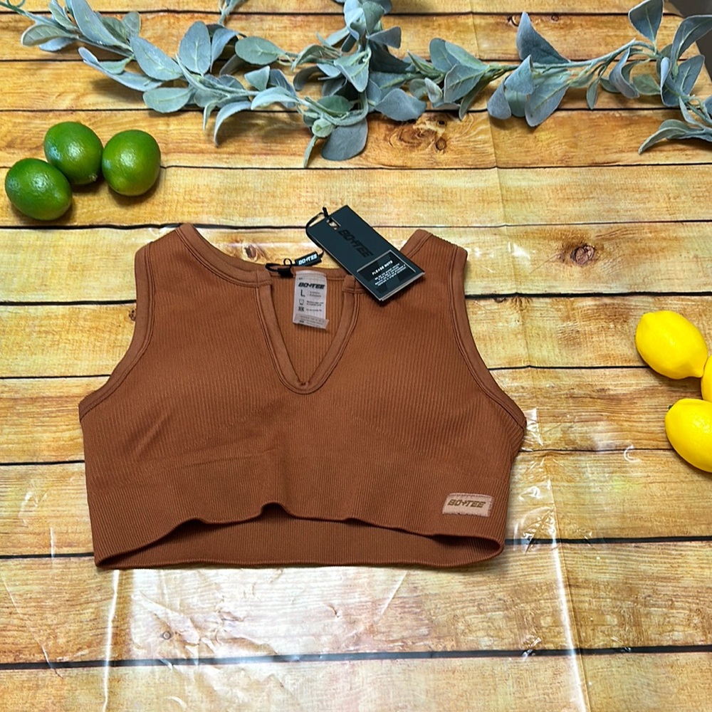 Bo and tee sports bra large brown NWT
